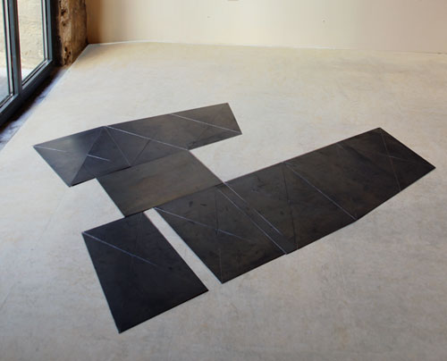 Tangram, 2013, sculpture modulable, 34 modules en acier, dimensions variables Tangram, 2013